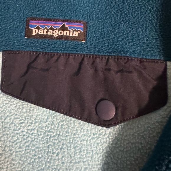 Patagonia Two-Tone Teal and Light Blue Fleece Pullover - Picture 2 of 3
